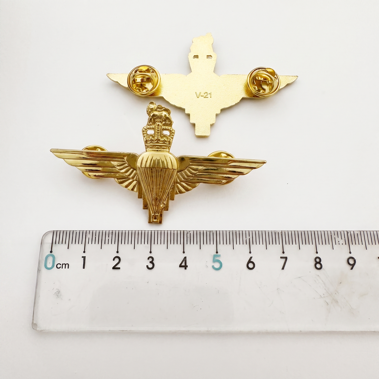British Parachute Regiment QEII Officer Gold Plated Cap Badge Replica