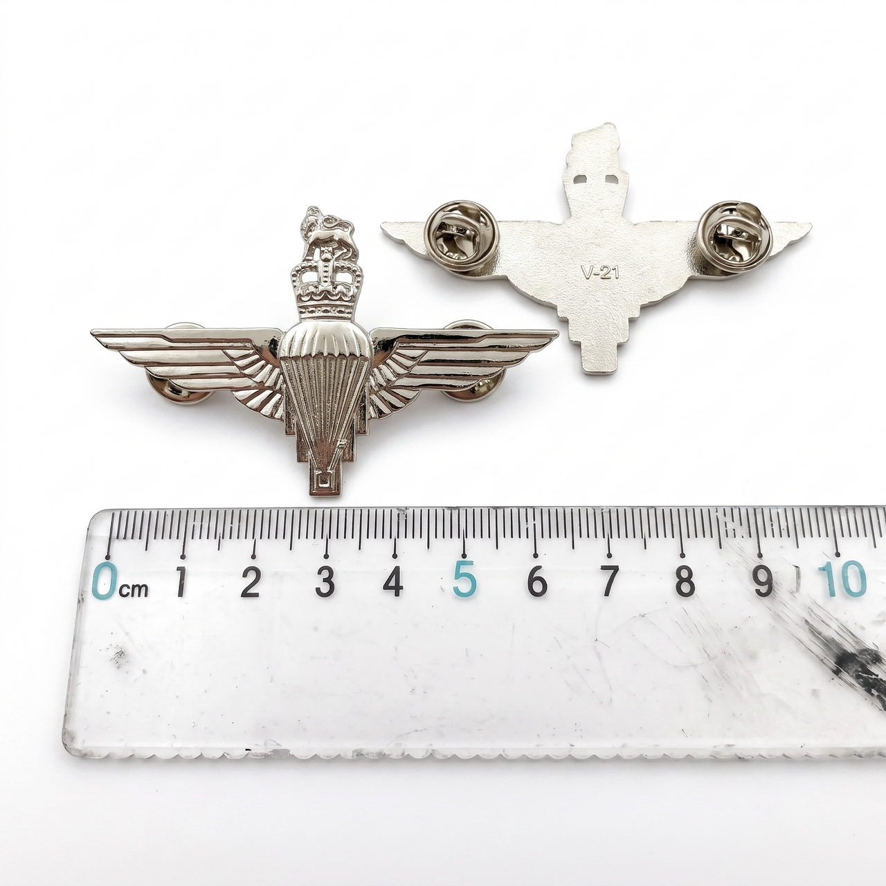 British Parachute Regiment QEII Officer Silver Plated Cap Badge Replica
